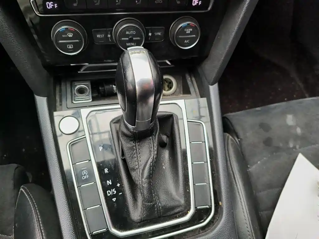Volkswagen Magotan 2018 330TSI DSG Luxury фото 7