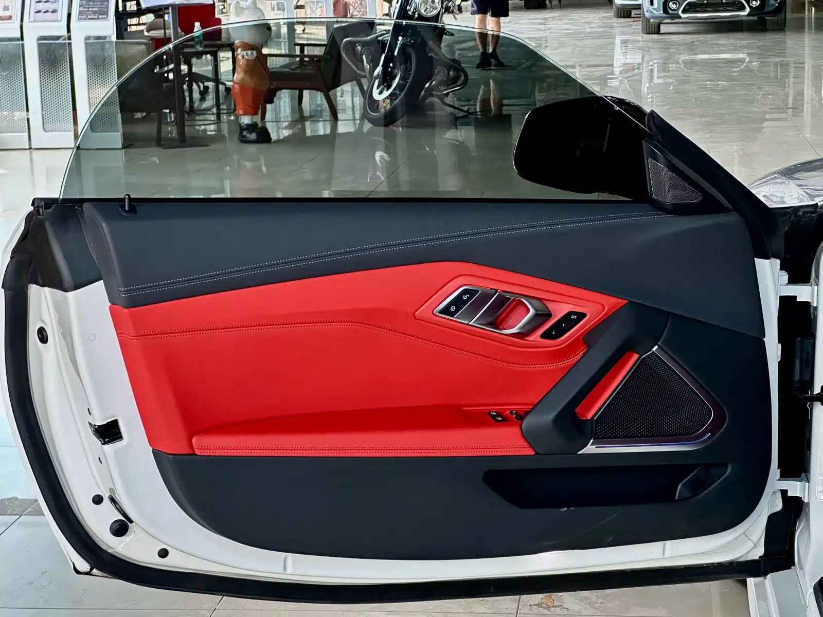 Photo 16 - BMW Z4