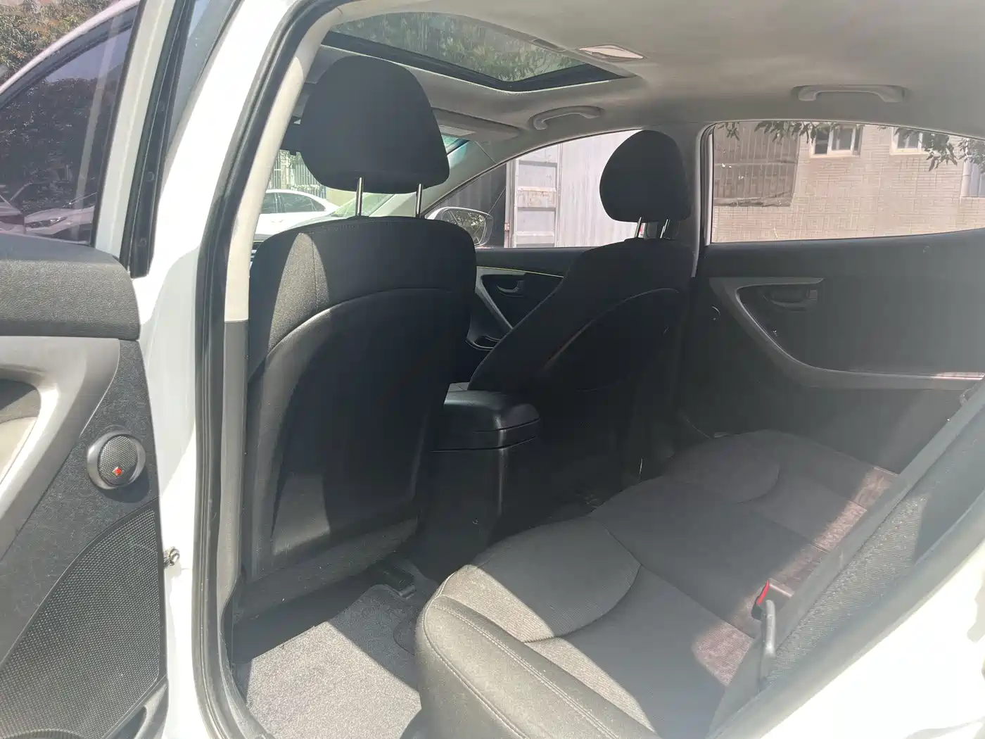 Hyundai Langdong 2016 1.6L Automatic Smart Edition фото 9