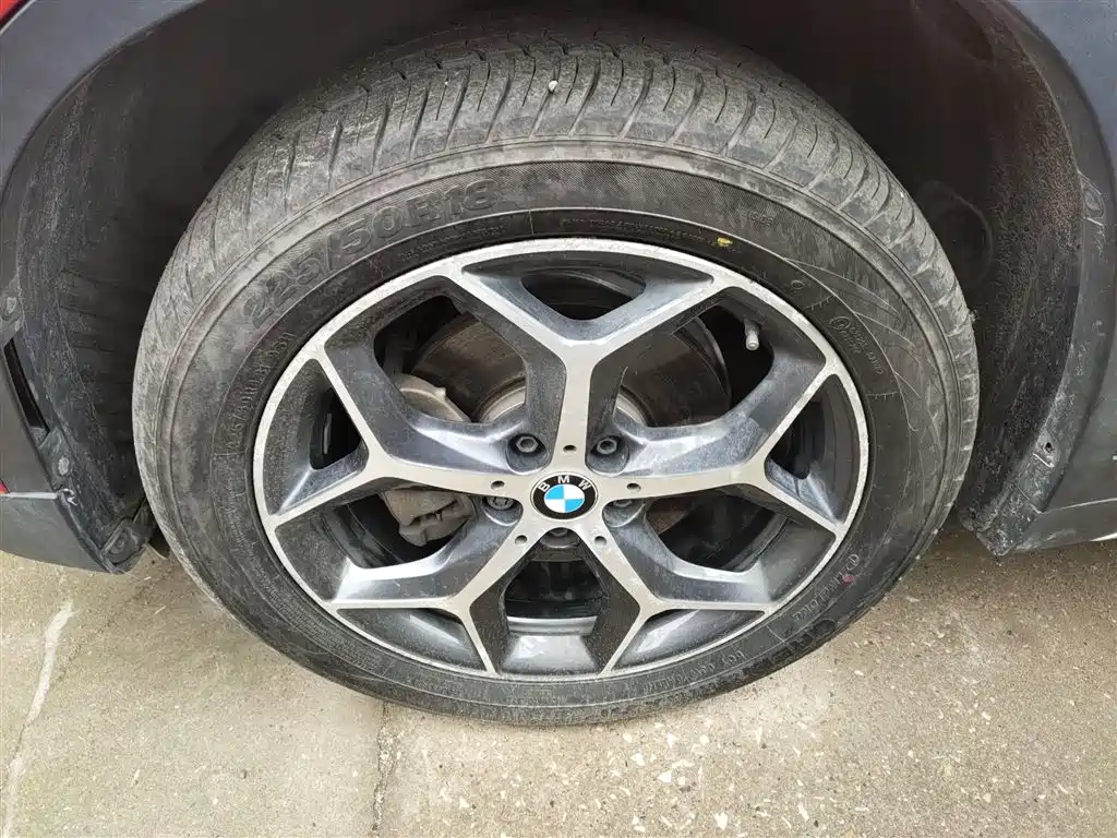 BMW X1 2018 sDrive18Li Premium Model фото 25