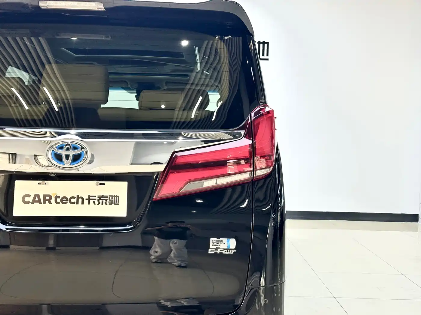 Toyota Alphard 2021 Hybrid 2.5L Luxury фото 7