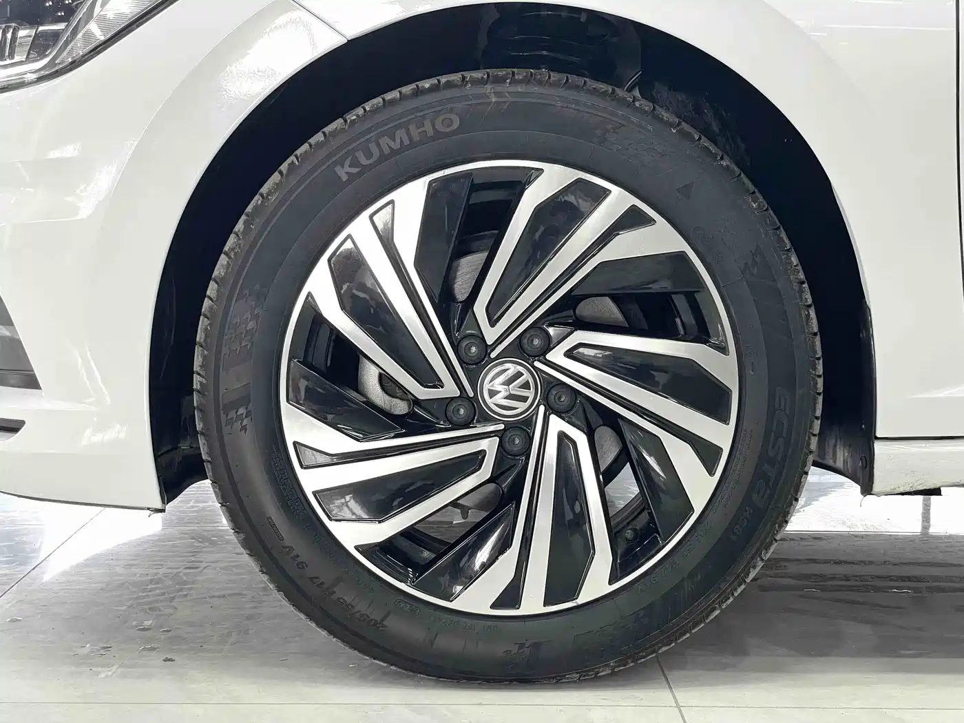 Volkswagen Sagitar 2022 280TSI DSG Surpassing Edition фото 14