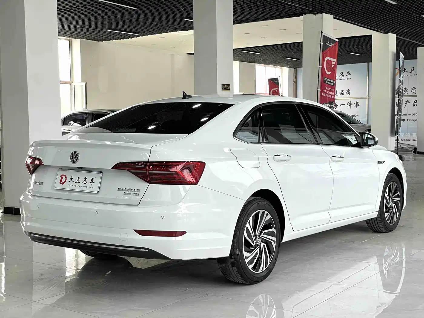 Volkswagen Sagitar 2022 280TSI DSG Surpassing Edition фото 6