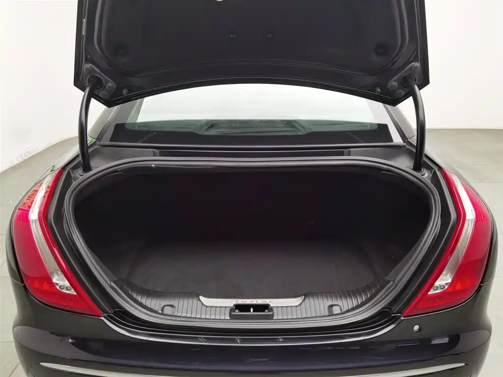 Jaguar XJ 2014 XJL 2.0T 2WD Elegant Business Edition фото 16