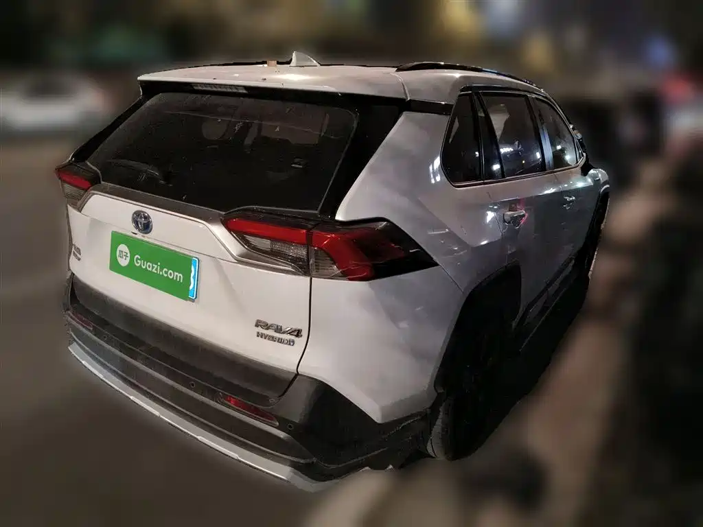 Toyota RAV4 Rongfang 2020 Hybrid 2.5L E-CVT AWD Flagship Edition фото 29