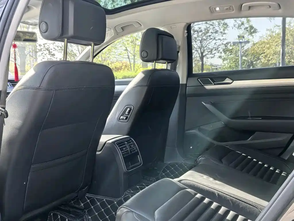 Volkswagen Magotan 2019 330TSI DSG Leading China V фото 9