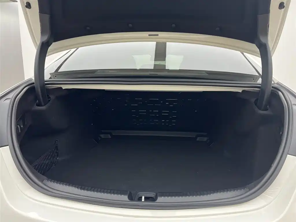 Mercedes-Benz C-Class 2023 C 260 L Night Edition Sport фото 10
