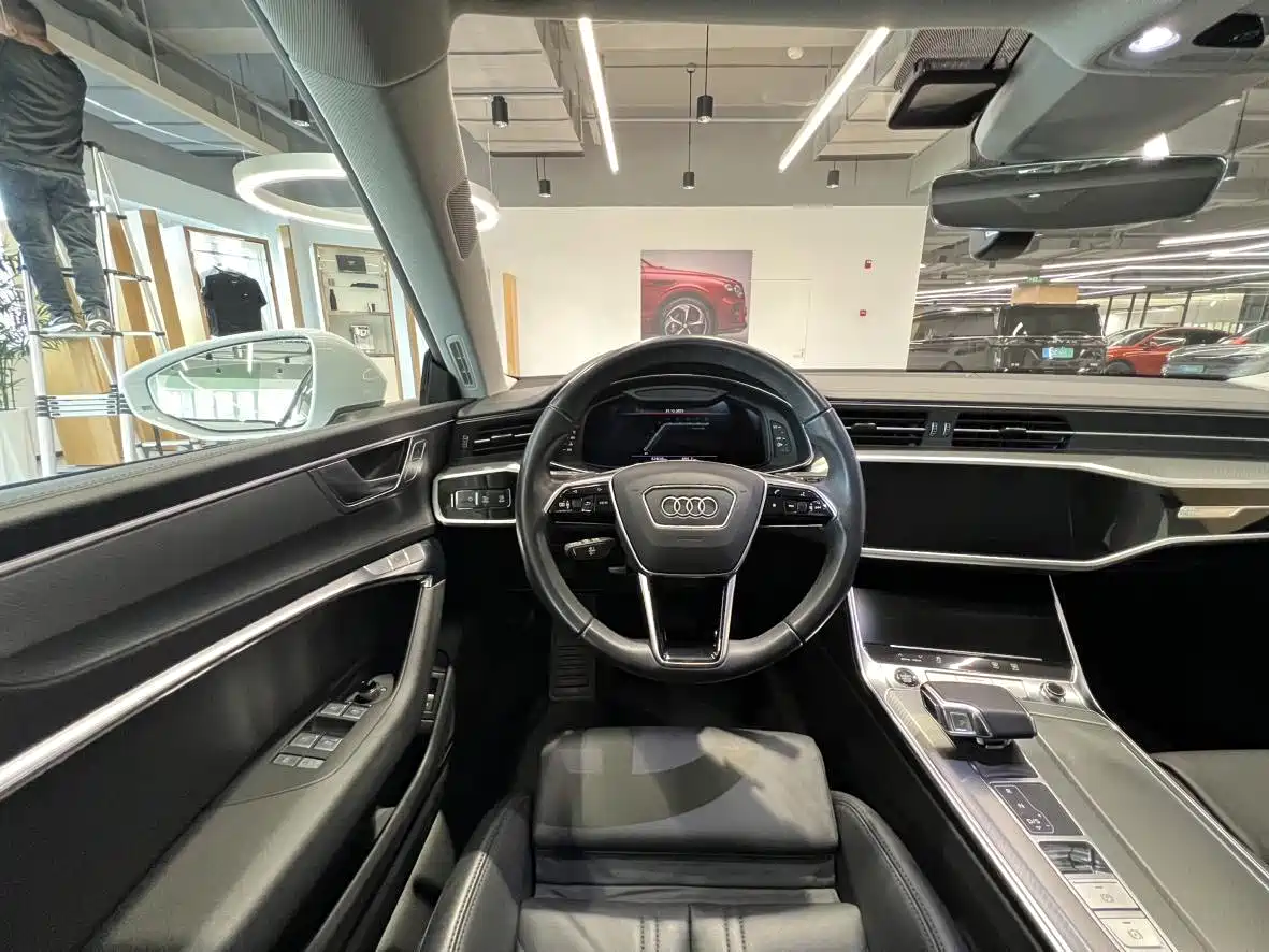 Audi A7 2023 Model 45 TFSI Premium Selection Edition фото 12