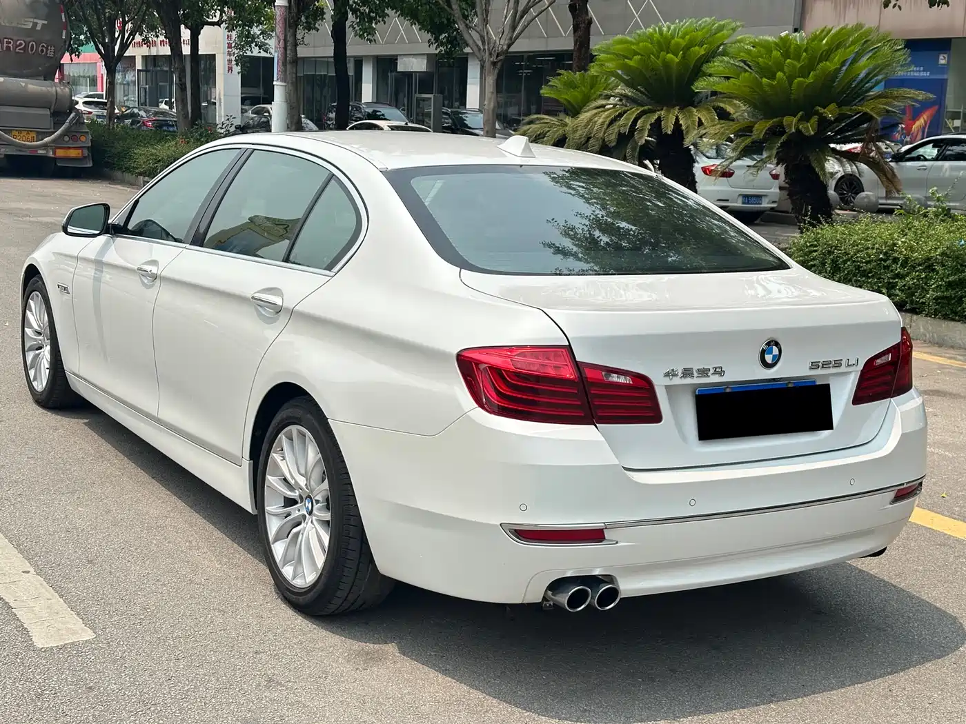 BMW 5 Series 2017 525Li Luxury Design Package фото 4