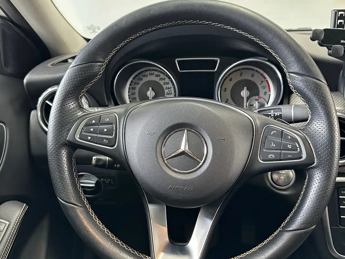 Mercedes-Benz GLA 2016 GLA 200 Dynamic фото 18