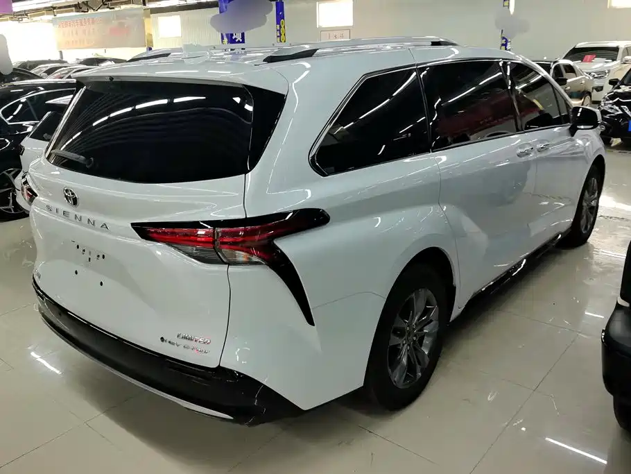 Toyota Sienna 2026