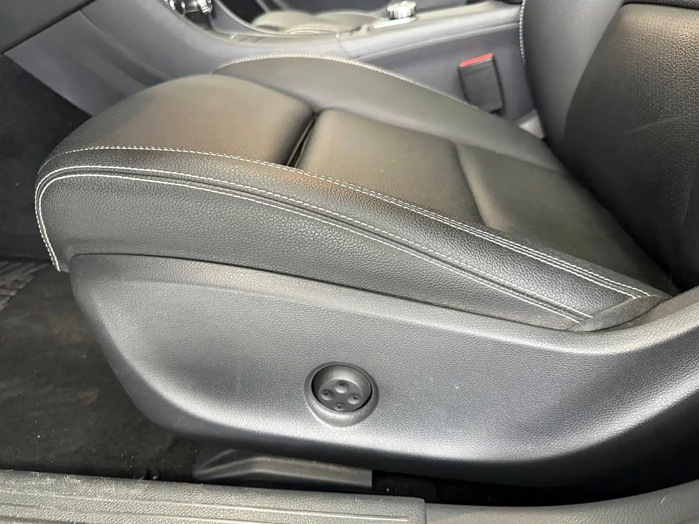 Mercedes-Benz GLA 2016 GLA 200 Dynamic фото 22