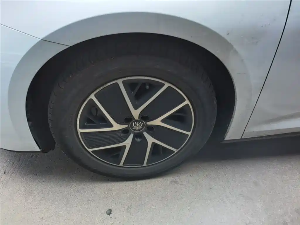 BYD Qin L 2024 DM-i 80KM Superior фото 23