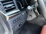 Фото 17 - Lexus LX