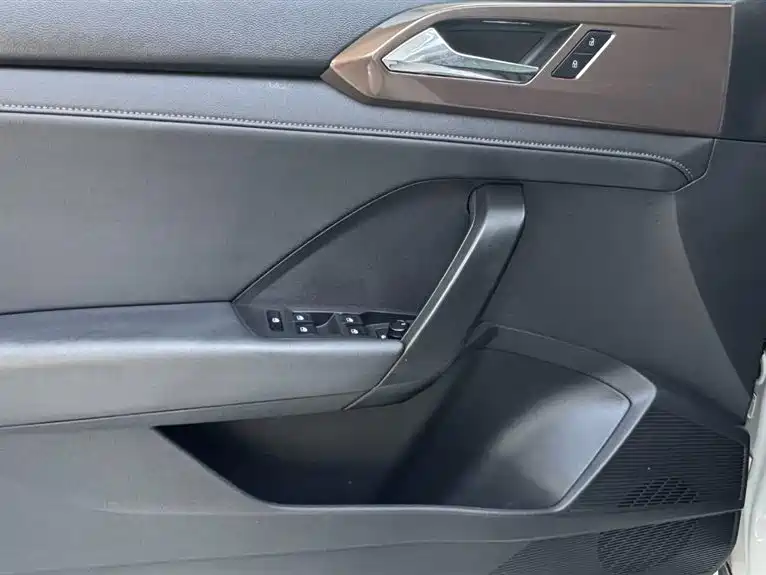 Volkswagen Tharu 2022 280TSI FWD Luxury Edition фото 7