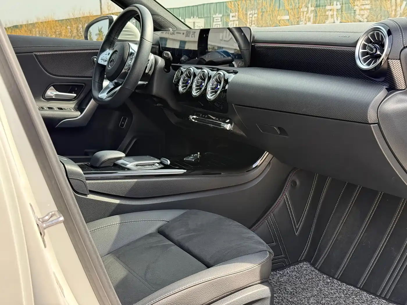 Mercedes-Benz A-Class 2021 A 200 L Sport Sedan Fashion Edition фото 36