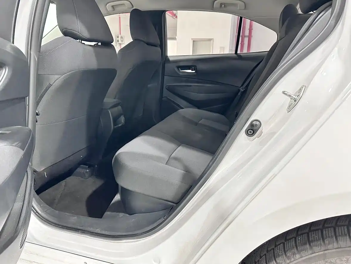 Toyota Corolla 2021 Hybrid 1.8L E-CVT Pioneer Edition фото 16