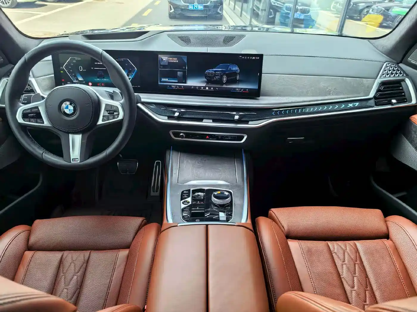 BMW X7 2023 xDrive40i Exclusive M Sport Package фото 4