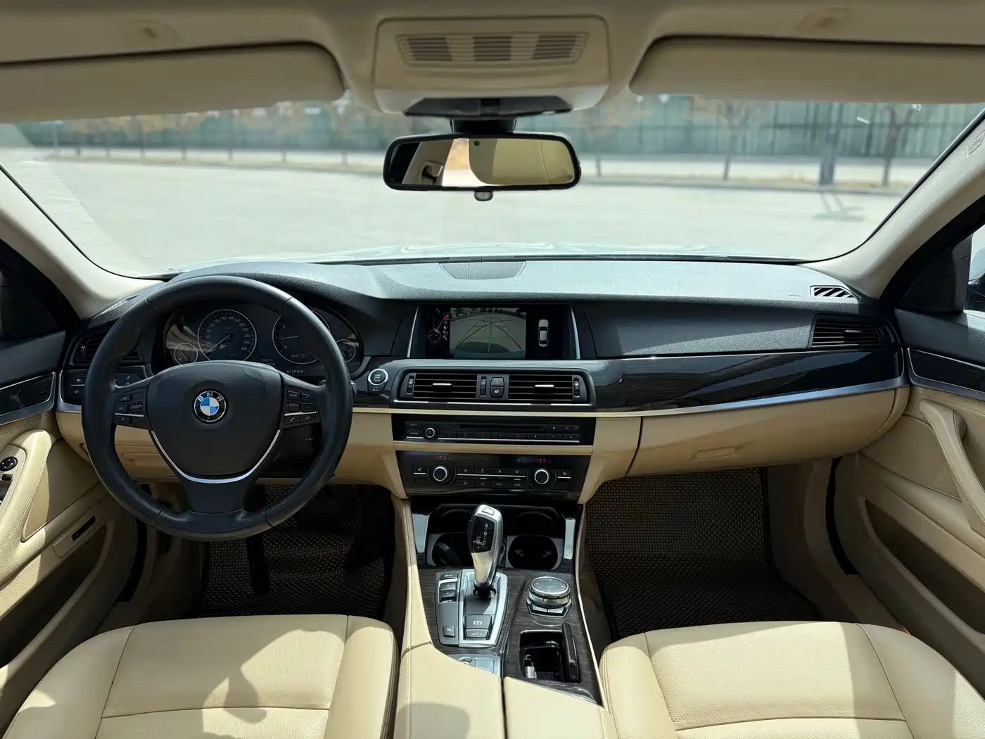 BMW 5 Series 2014 525Li Luxury Design Package фото 26