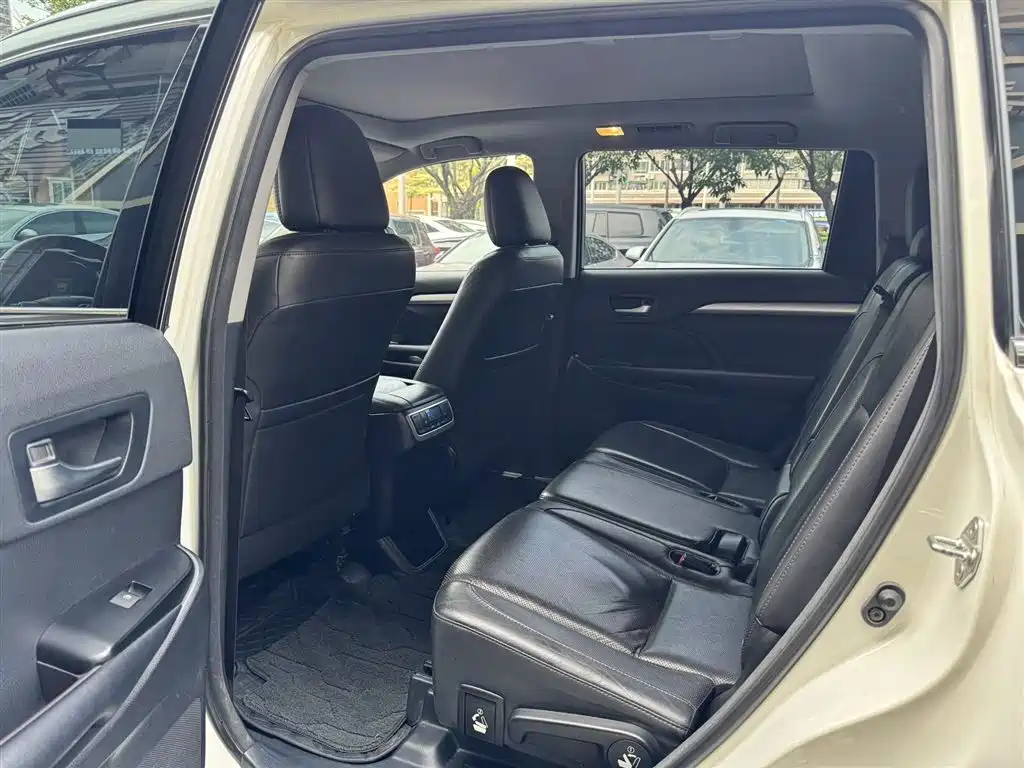 Toyota Highlander 2017 2.0T 2WD Premium 7-Seater фото 6