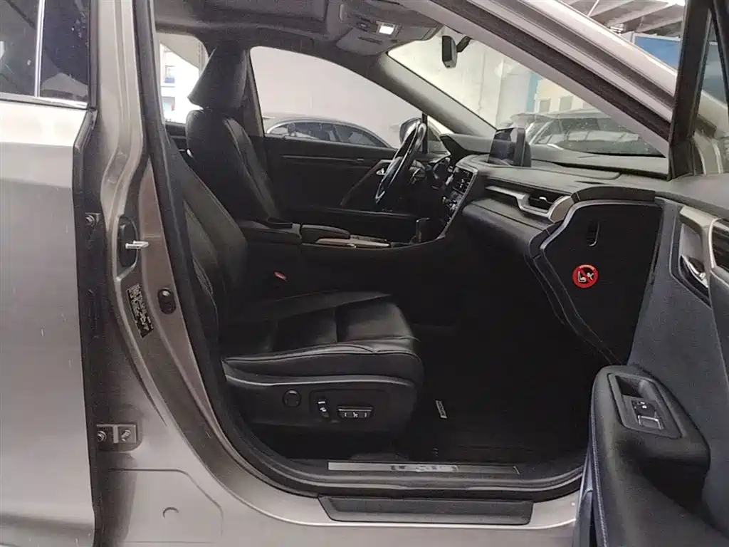 Lexus RX 2020 Facelift 300 2WD Elite Edition фото 25