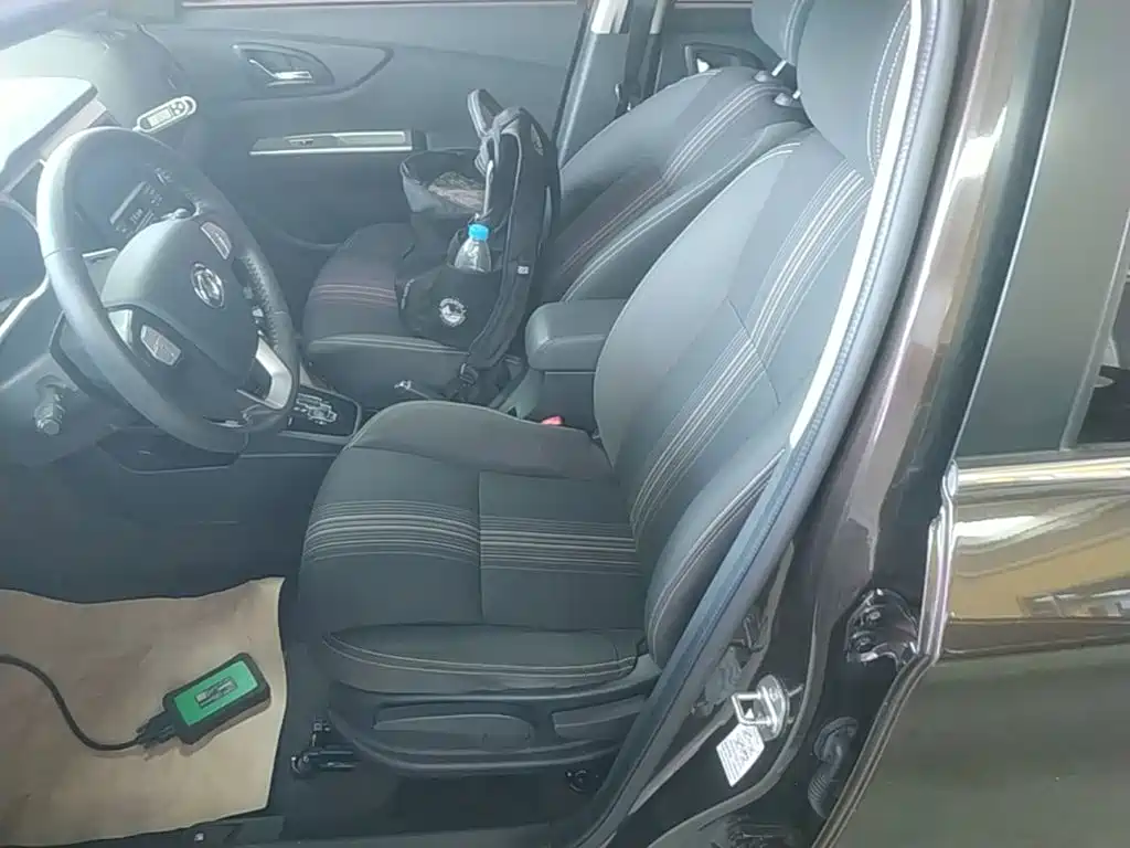 Dongfeng Aeolus Dongfeng Fengshen AX3 2016 2016 1.5L Automatic Premium Cool Edition