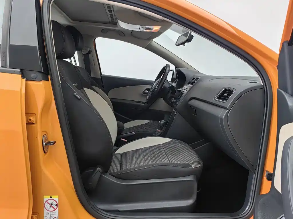 Volkswagen Polo 2013 2012 1.6L Cross Polo AT