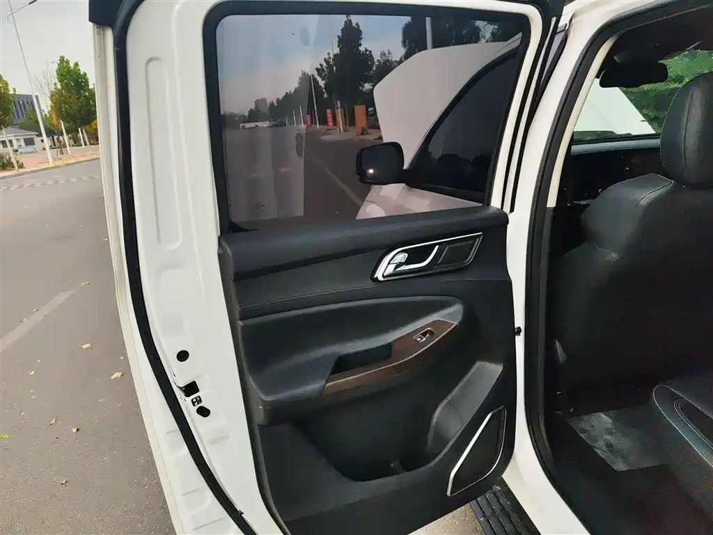 Jiangling Yuhu 9 2021 2019 2.0T Automatic Gasoline 2WD Comfort