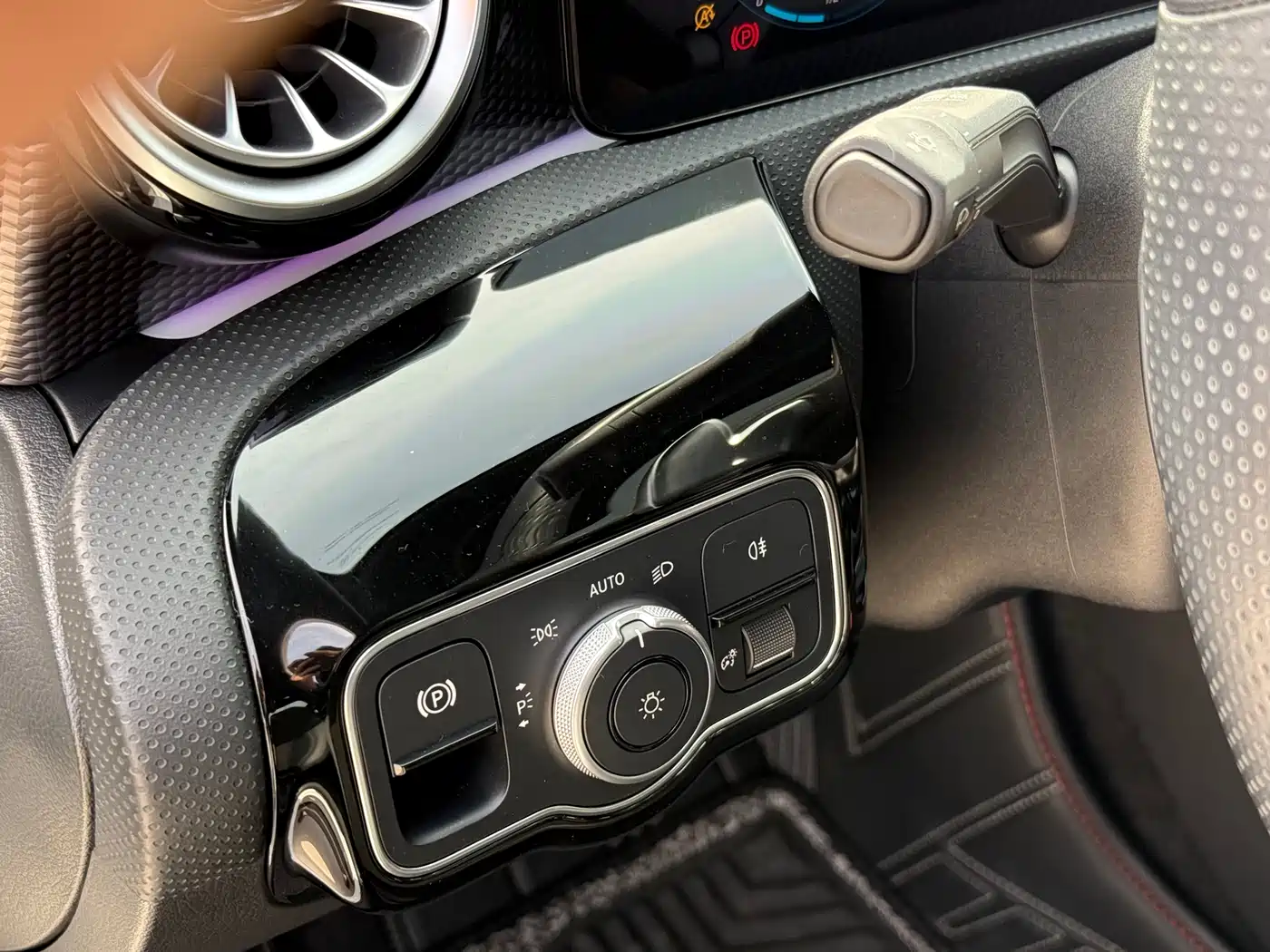 Mercedes-Benz A-Class 2021 A 200 L Sport Sedan Fashion Edition фото 22