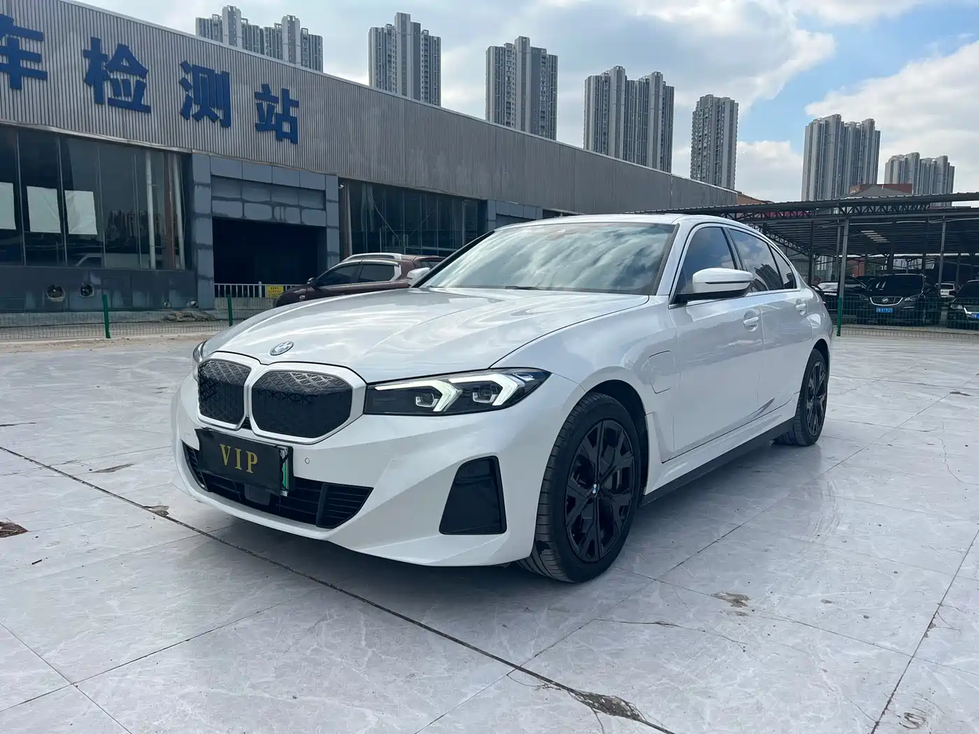 BMW i3 2025 eDrive 35 L