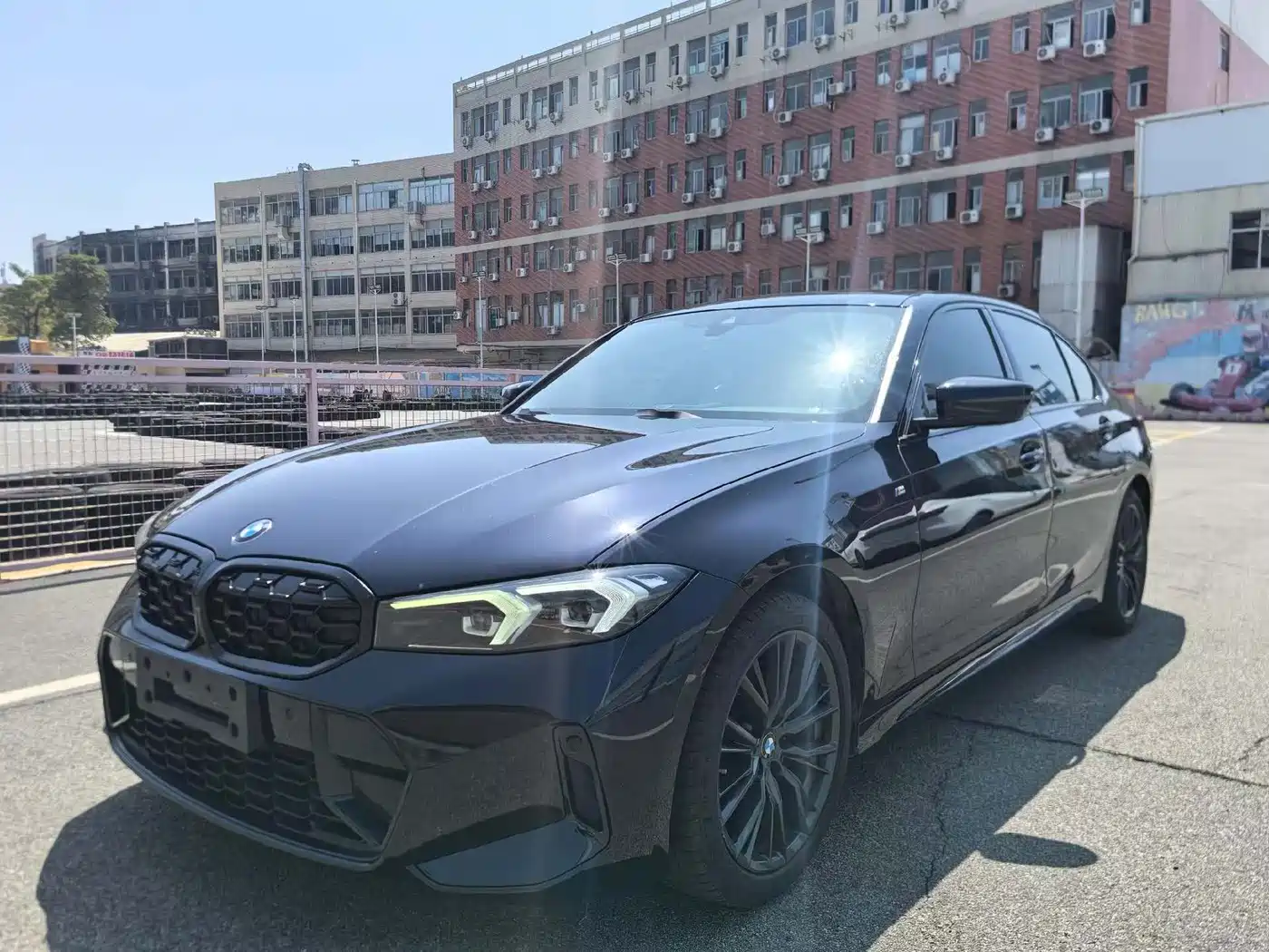 BMW 3 Series 2023 325Li M Sport Black Night Package фото 3