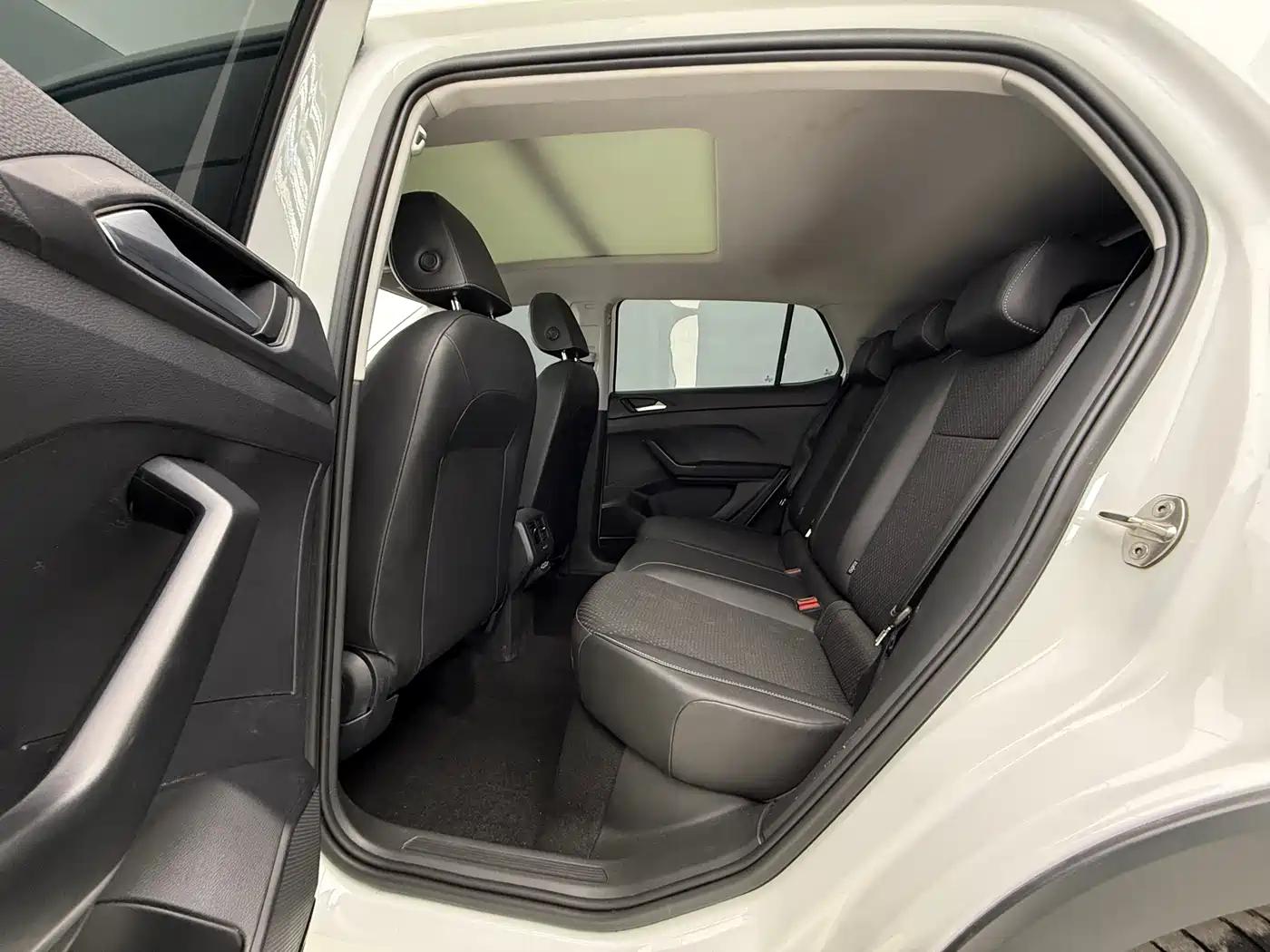 Volkswagen Tanying 2023 Model 200TSI DSG Joy Smart Connect Edition фото 16