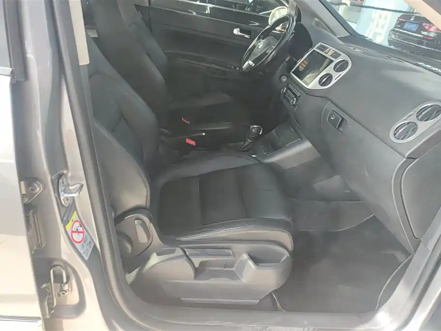 Volkswagen Golf (Import) 2011 1.4TSI Comfort Wagon фото 8