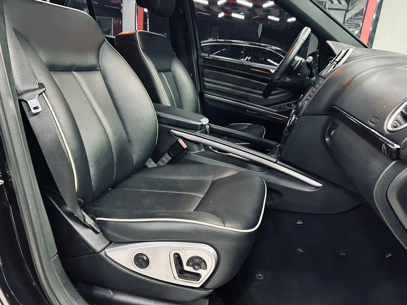 Mercedes-Benz M-Class 2010 ML 350 4MATIC Luxury Special Edition фото 16