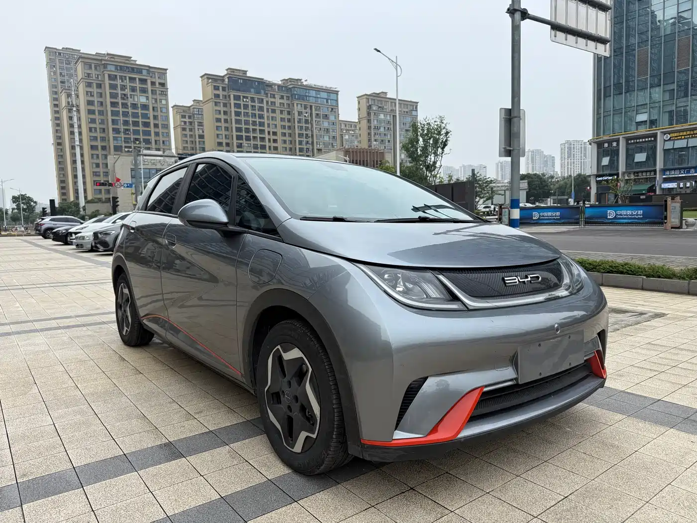 BYD Dolphin 2021 Model 405km Fashion Edition фото 2