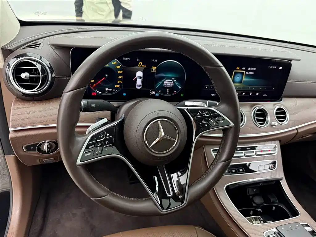 MERCEDES-BENZ E CLASS