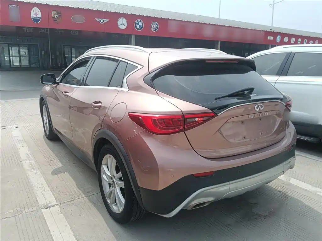 Infiniti QX30 2018 2017 1.6T 2WD Fashion Edition