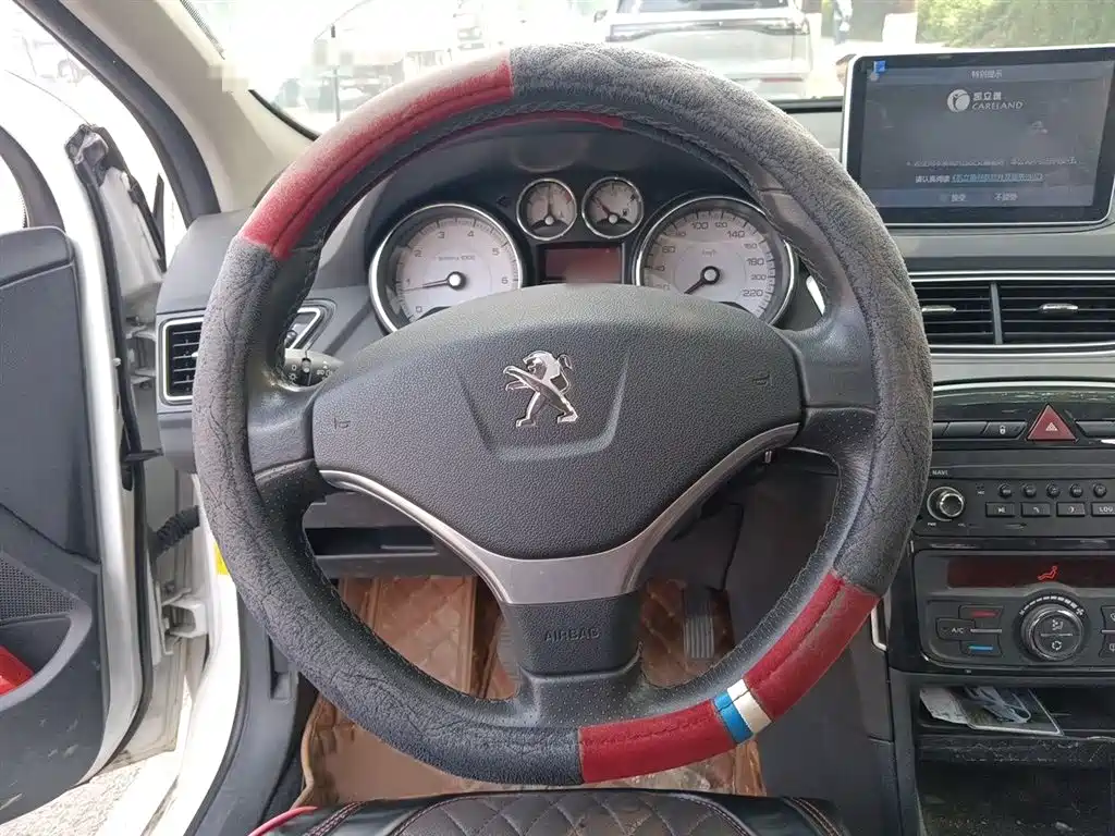 Peugeot 308 2014 Model Joy Edition Classic 1.6L Manual Trend Style фото 3