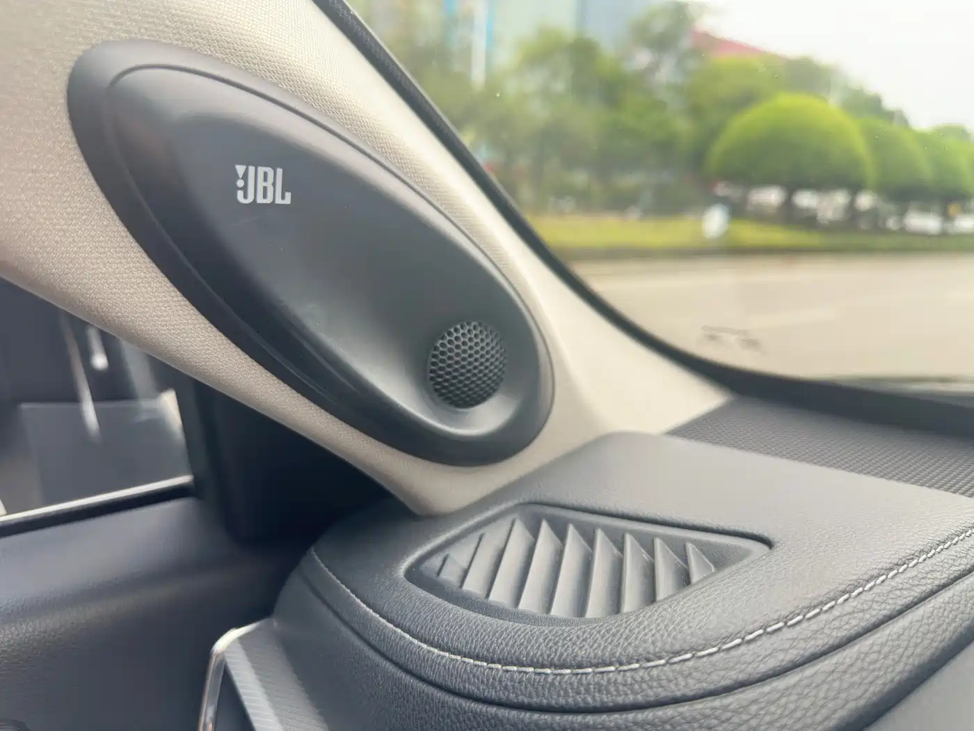Toyota Highlander 2022 Dual Engine 2.5L 4WD Supreme Edition 7-Seater фото 14