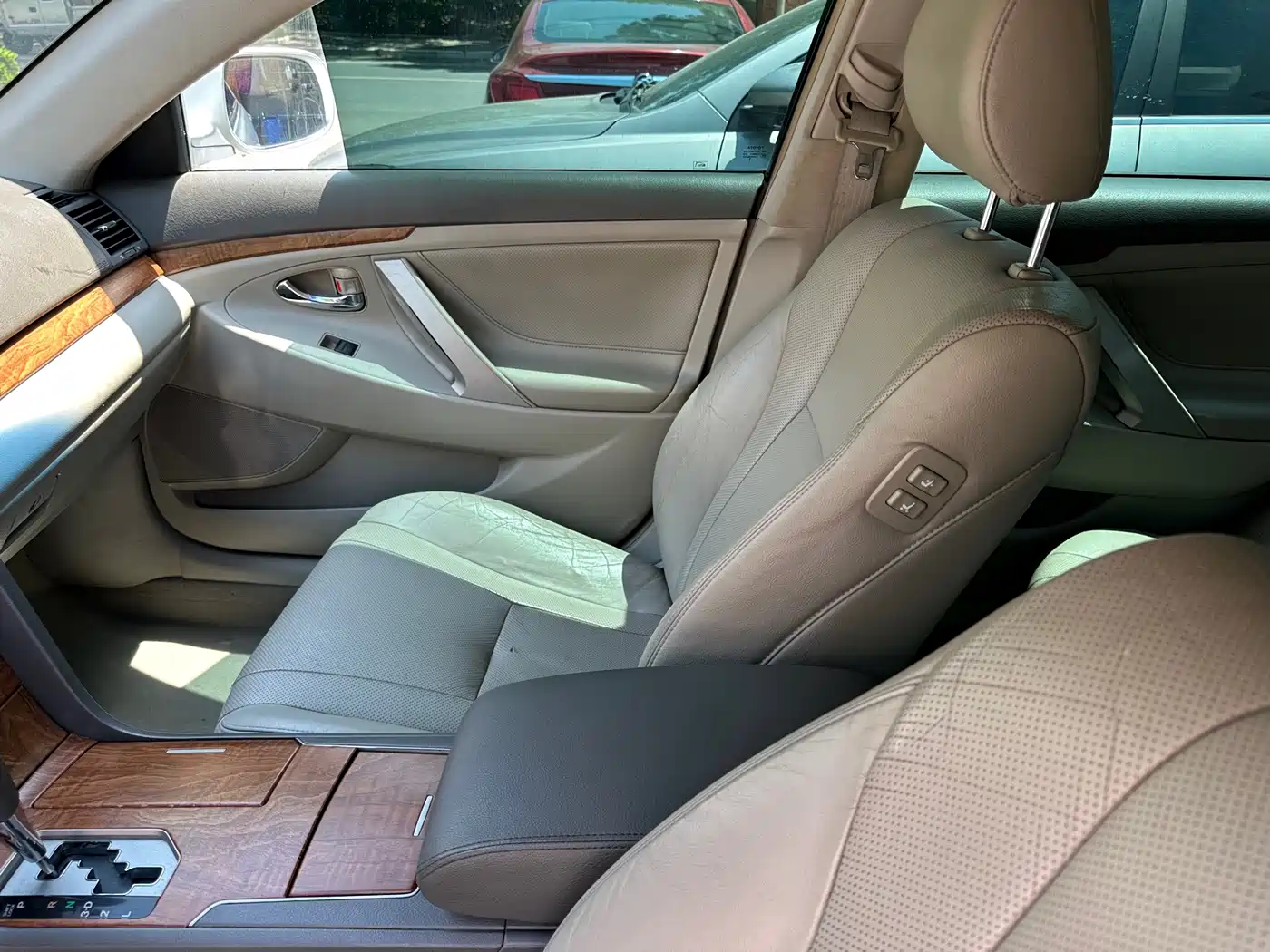 Toyota Camry 2011 200G Luxury Anniversary Edition фото 9