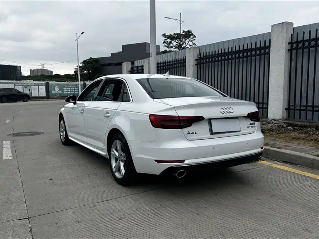 Audi A4L 2017 Plus 40 TFSI Fashion фото 8