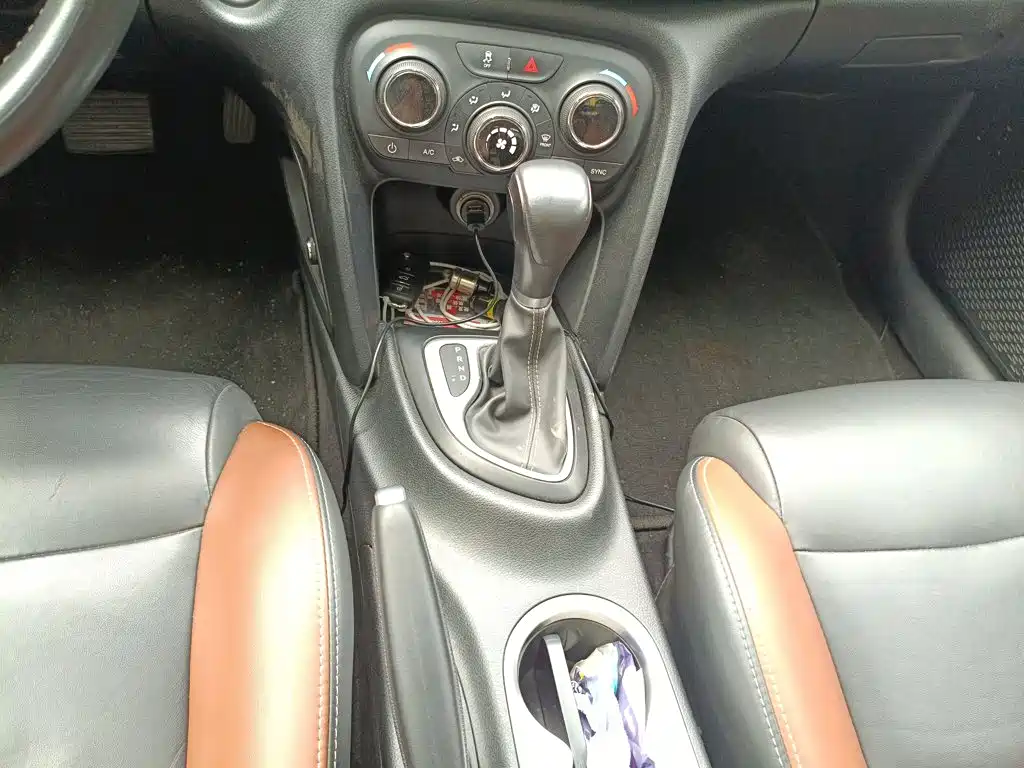 Fiat Viaggio 2016 2015 1.4T Auto Sport Edition