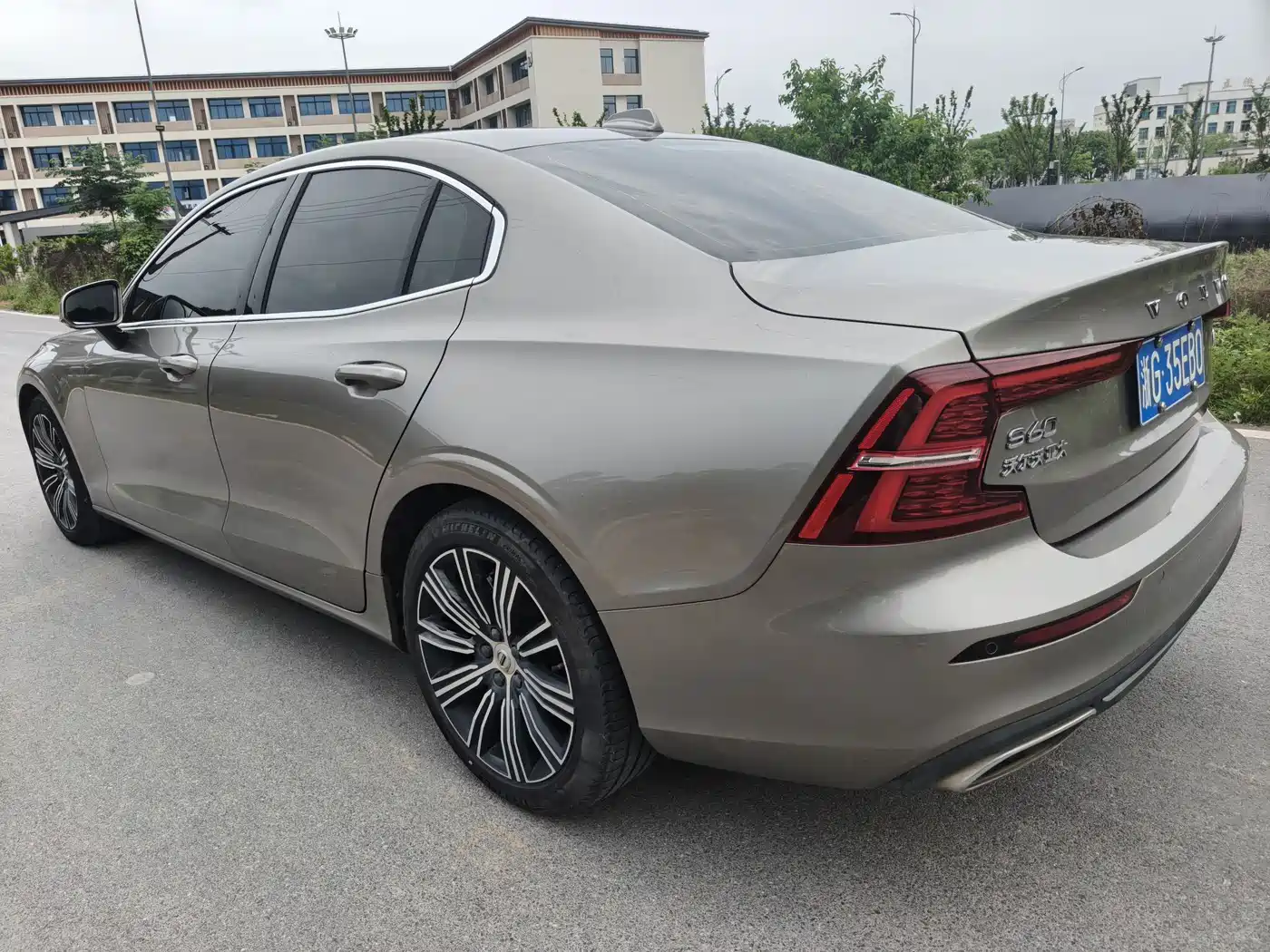 VOLVO S60