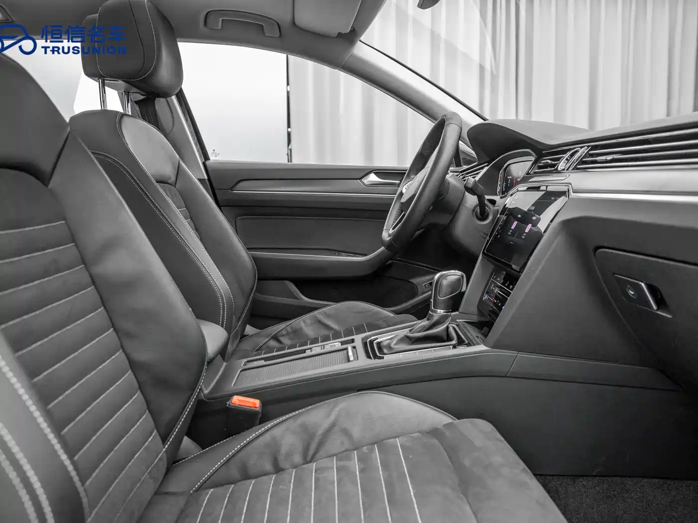 Volkswagen Magotan 2020 330TSI DSG Luxury фото 14