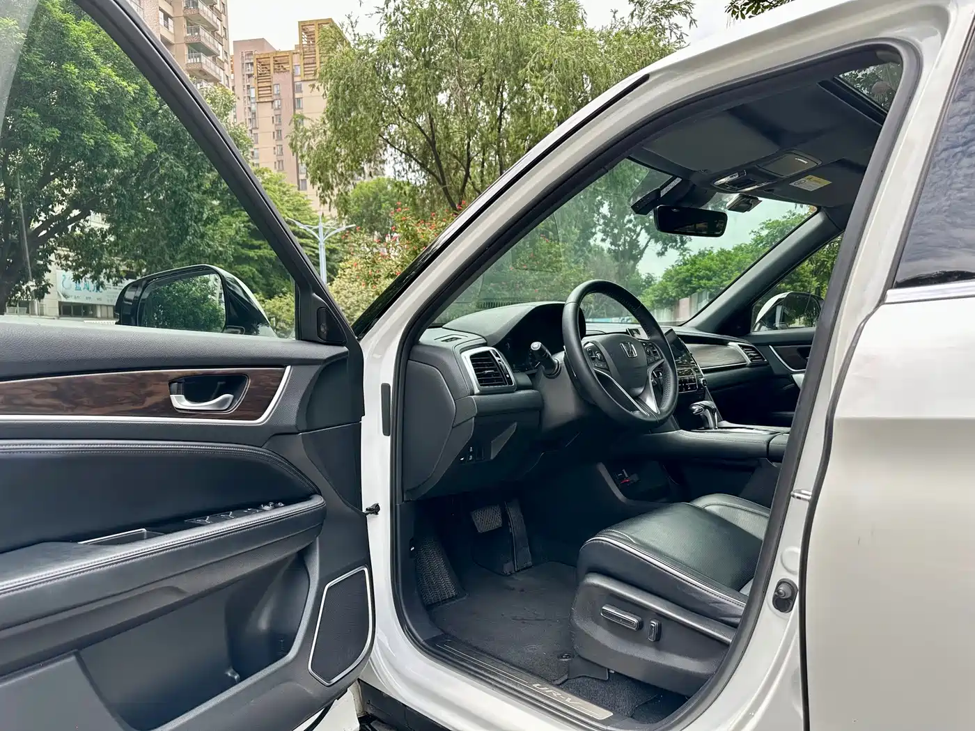 Honda UR-V 2017 2017 240TURBO 2WD Luxury Edition China V