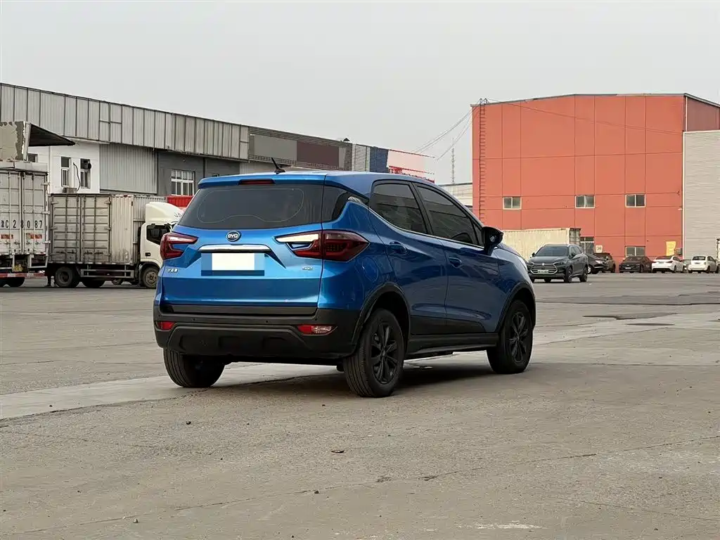 BYD S2