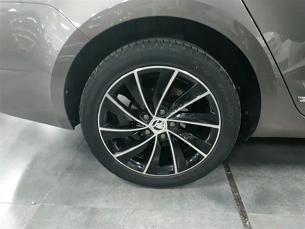 Škoda Octavia 2018 TSI280 DSG Flagship Edition фото 26