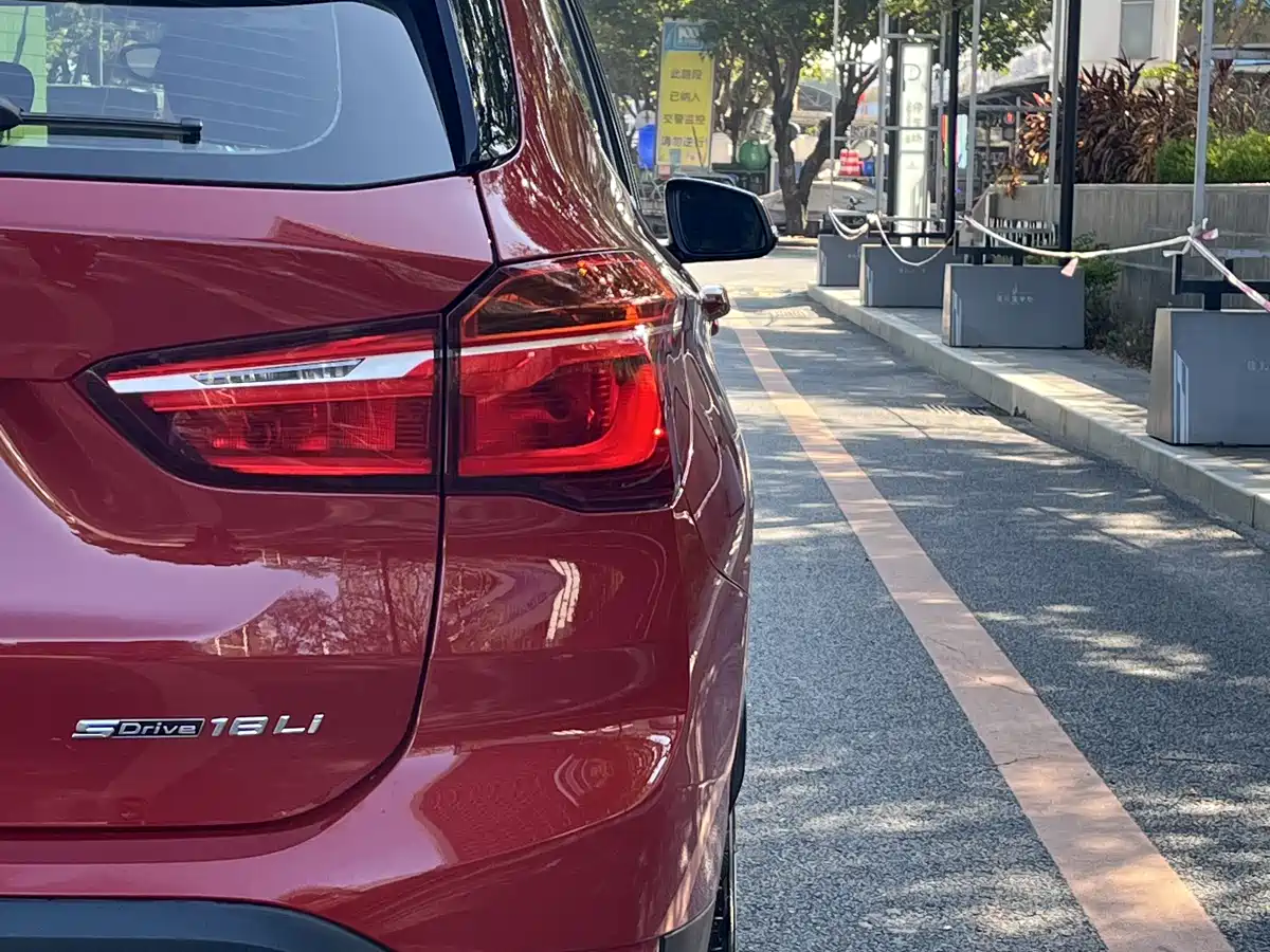 BMW X1 2019 sDrive18Li Premium Model фото 10
