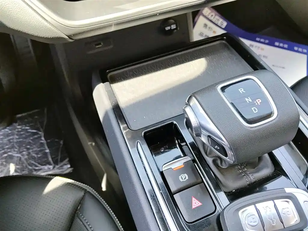 Hongqi E-QM5 2023 Facelift Basic Travel Edition фото 14