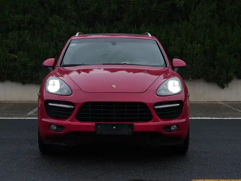 Porsche Cayenne 2012 Cayenne GTS 4.8L фото 2